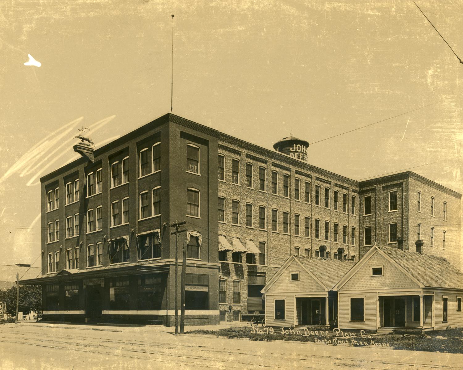 John Deer Plow Company Building
                                                
                                                    [Sequence #]: 1 of 1
                                                