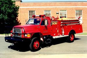 U95 1995 Ford 4x4 1963 General former 750 pumper on Ford C chassis 500 600 GM body on third chassis ECFD taken 7-15-00