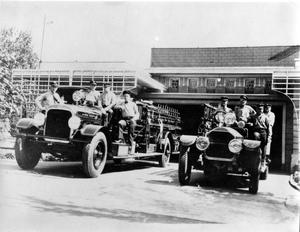 Station 5 crew & rigs (Ca. 1930))
