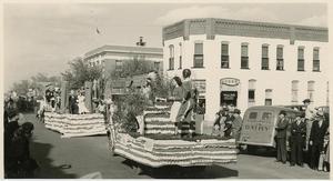 Primary view of object titled 'Floats During Parade of 1938'.