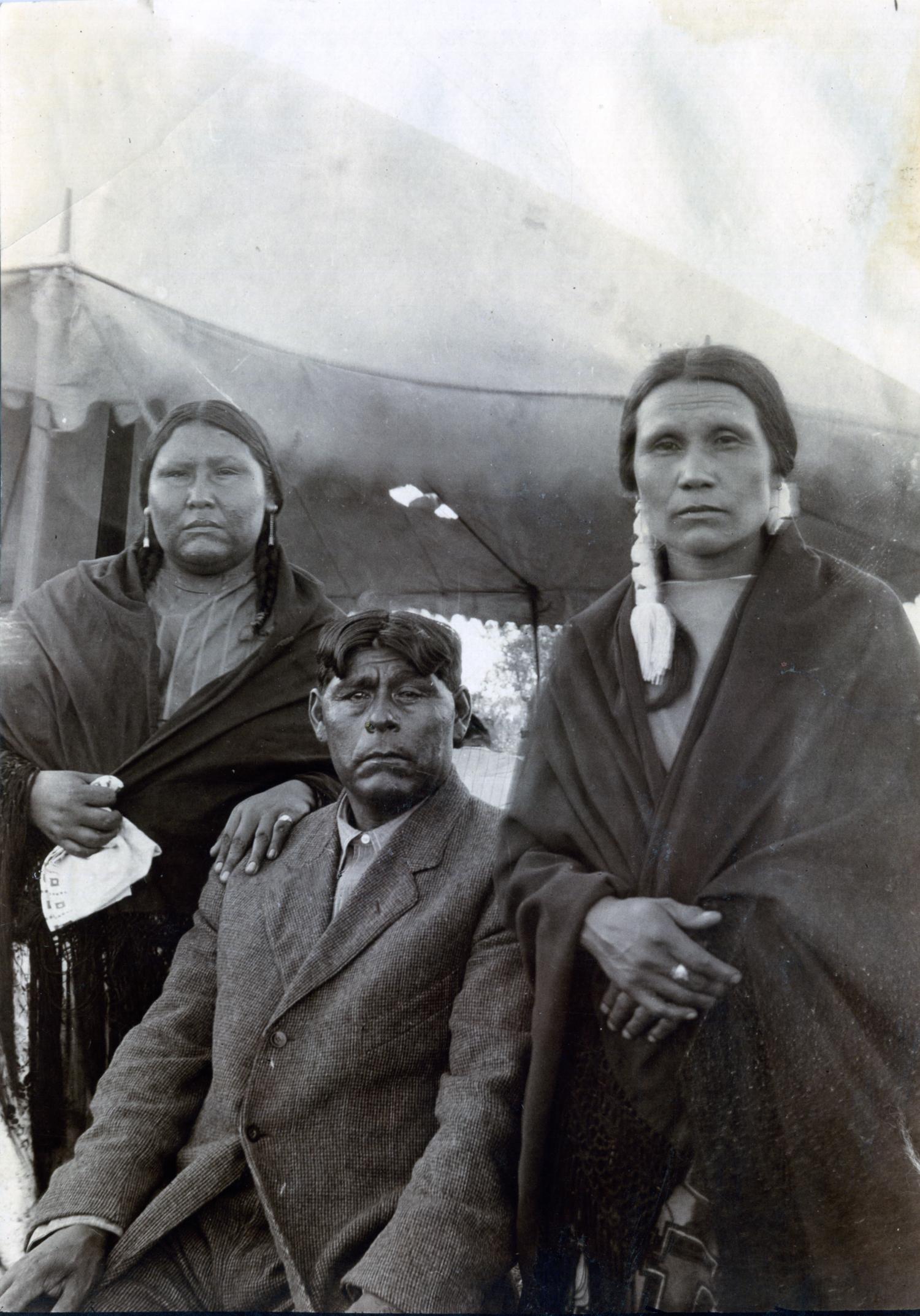 Kiowa Apache Headman and Wives
                                                
                                                    [Sequence #]: 1 of 1
                                                